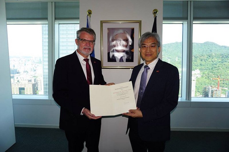 Ernennung eines ehrenamtlichen Direktors des Deutschen Instituts für Südtaiwan