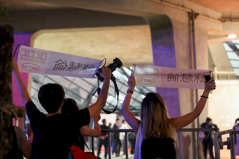 Warten auf die Stars: Am Samstag fand im Taipei Music Center die Verleihung der Golden Melody Awards statt. (Foto: CNA)
