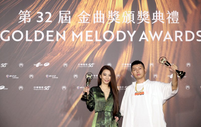 Hebe Tien erhielt den Golden Melody Award für die beste Sängerin in Chinesisch, Soft Lipa für den besten Sänger in Chinesisch (Foto: CNA)