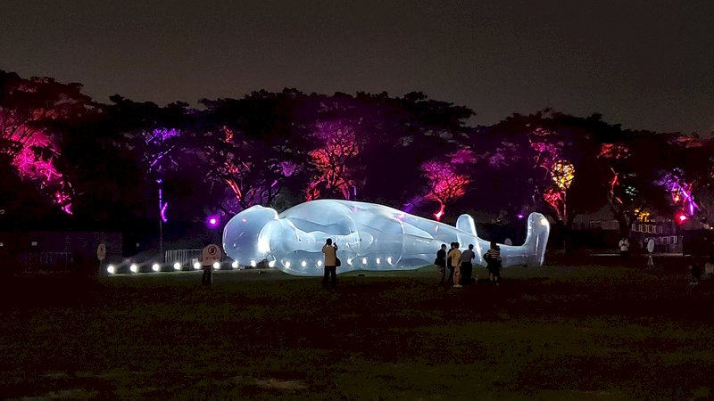 Das Kunstwerk 'Aereal Being' beim Taiwan Laternenfest 2022 in Kaohsiung (Foto: CNA)