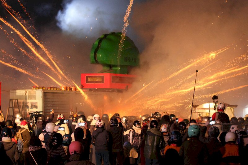Das 'Bienenschwarmfeuerwerk' in Yanshui in Tainan am Laternenfest (Foto: CNA)