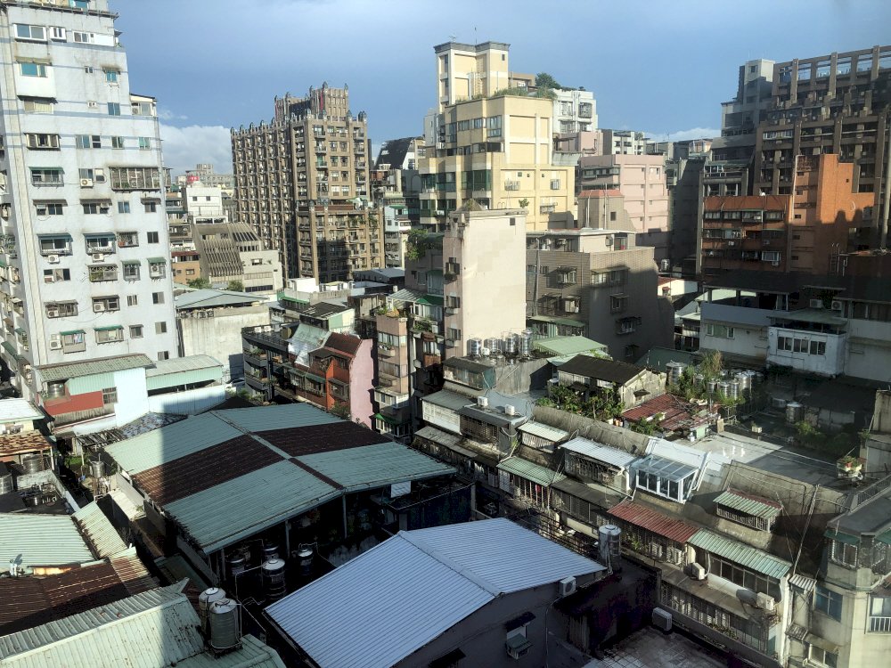 Reflektionen aus Taiwan: Haus auf dem Dach