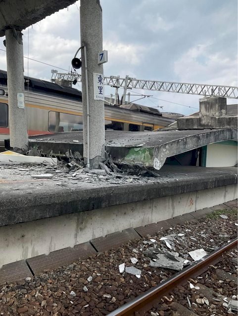 Erdbeben in Osttaiwan: Schäden im Bahnhof Dongli Erdbeben in Osttaiwan: Schäden im Bahnhof Dongli