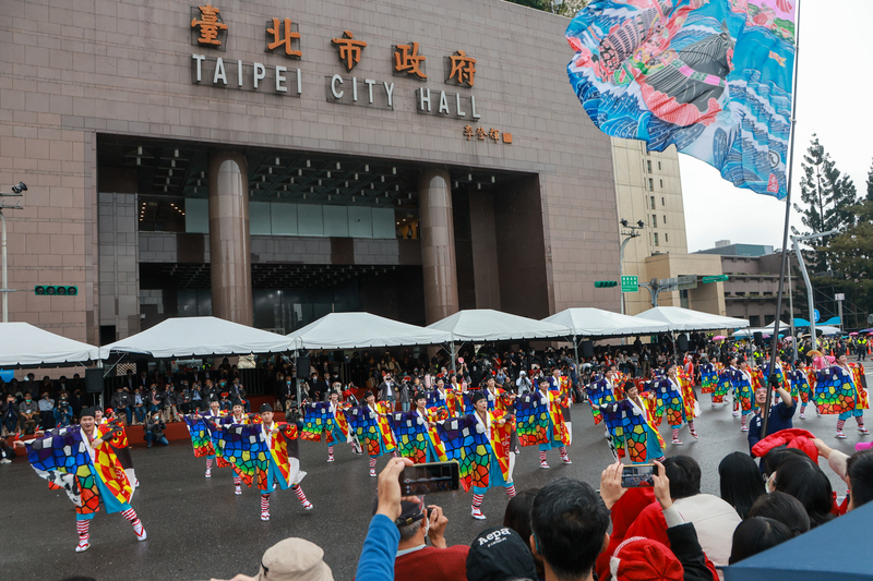 Zum offiziellen Auftakt des 'Taiwan Laternenfestes 2023' in Taipei fand am Nachmittag ein Umzug statt. Auch Yosakoi-Gruppen aus Japan haben am Umzug teilgenommen (Foto: CNA) Zum offiziellen Auftakt des 'Taiwan Laternenfestes 2023' in Taipei fand am Nachmittag ein Umzug statt. Auch Yosakoi-Gruppen aus Japan haben am Umzug teilgenommen (Foto: CNA)