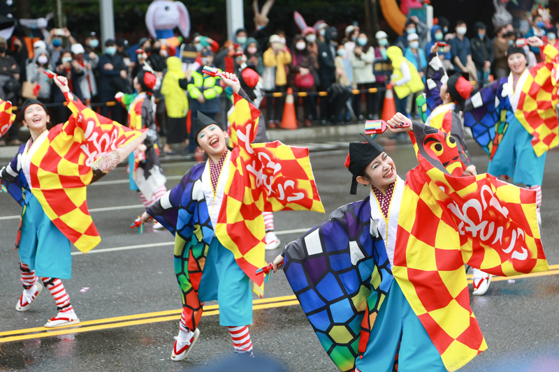 Zum offiziellen Auftakt des 'Taiwan Laternenfestes 2023' in Taipei fand am Nachmittag ein Umzug statt. Auch Yosakoi-Gruppen aus Japan haben am Umzug teilgenommen (Foto: CNA) Zum offiziellen Auftakt des 'Taiwan Laternenfestes 2023' in Taipei fand am Nachmittag ein Umzug statt. Auch Yosakoi-Gruppen aus Japan haben am Umzug teilgenommen (Foto: CNA)