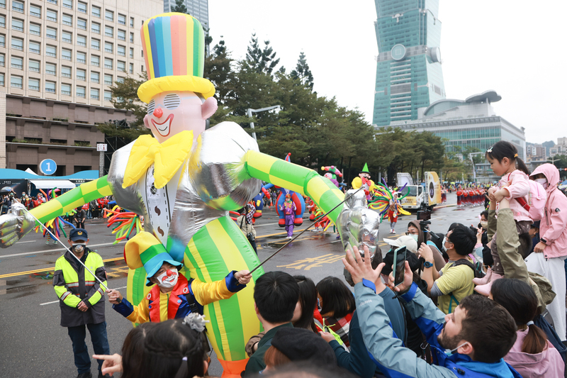 Zum offiziellen Auftakt des 'Taiwan Laternenfestes 2023' in Taipei fand am Nachmittag ein Umzug statt. (Foto: CNA) Zum offiziellen Auftakt des 'Taiwan Laternenfestes 2023' in Taipei fand am Nachmittag ein Umzug statt. (Foto: CNA)