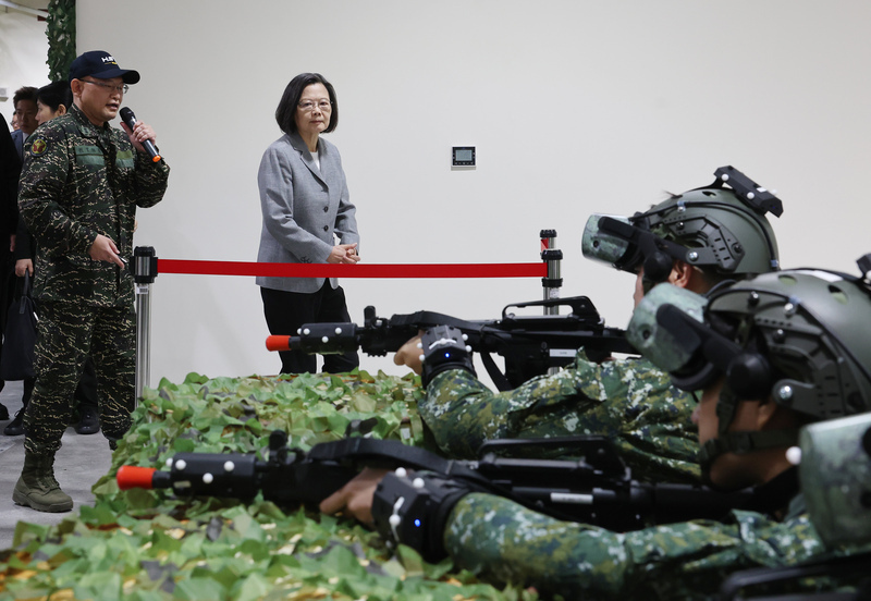 Präsidentin Tsai Ing-wen weiht Rettungstraining-Gebäude für nationale Verteidigung ein