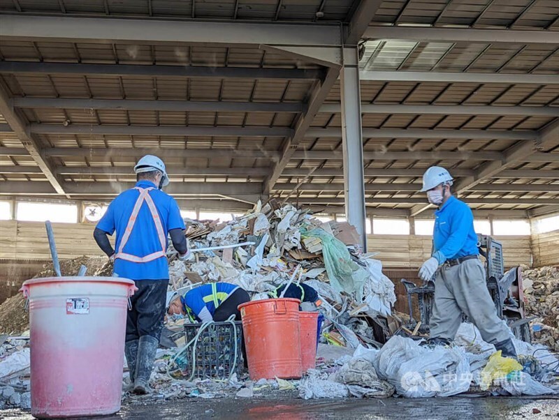 Ausländische Arbeitskräfte ab März in Abfall- und Recyclingindustrie und andere BizNews