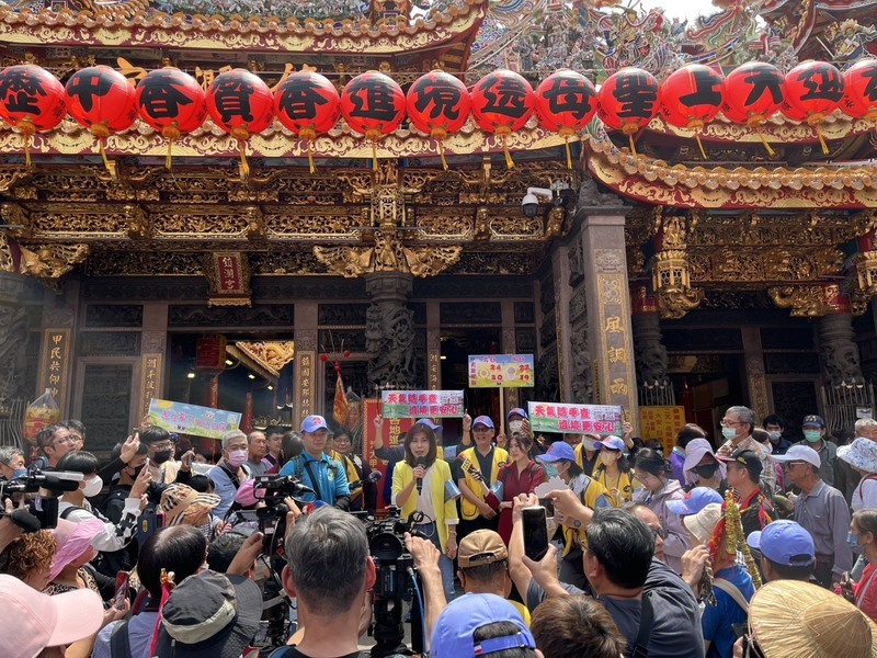 Freitagnacht hat die jährliche Mazu-Prozession des Dajia Jenn Lan Tempels in Taichung begonnen (Foto: CNA)