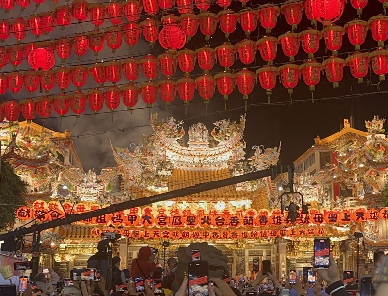 Freitagnacht hat die jährliche Mazu-Prozession des Dajia Jenn Lan Tempels in Taichung begonnen (Foto: CNA)