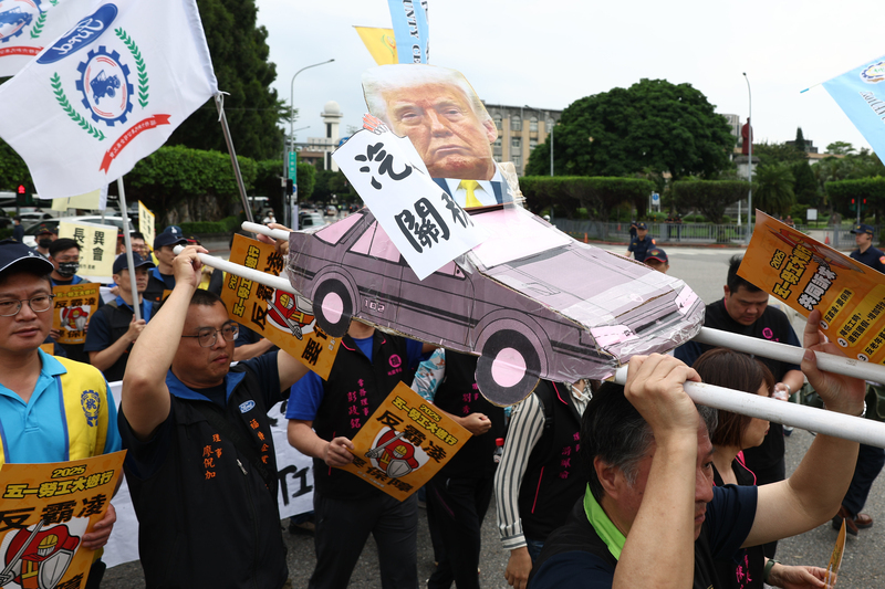 Kundgebung am Tag der Arbeit in Taipei (Foto: CNA) Kundgebung am Tag der Arbeit in Taipei (Foto: CNA)