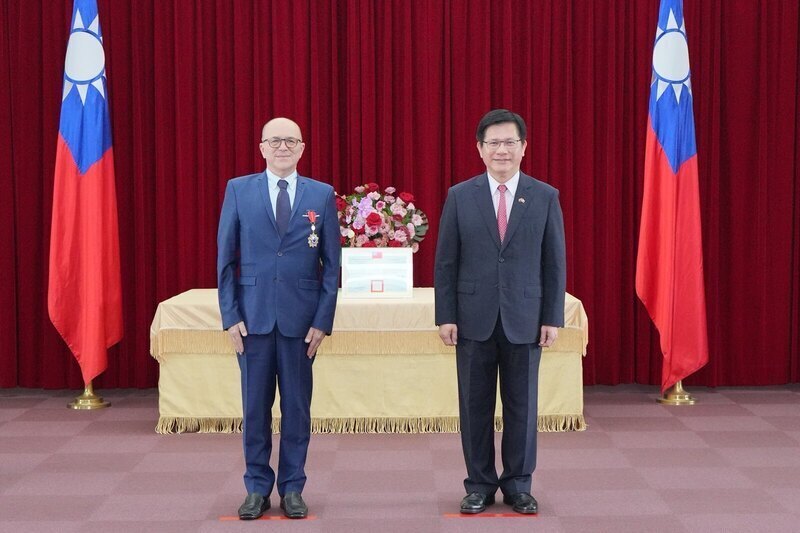Ehemaliger französischer Senator André Gattolin erhält Taiwans Freundschaftsmedaille der Diplomatie